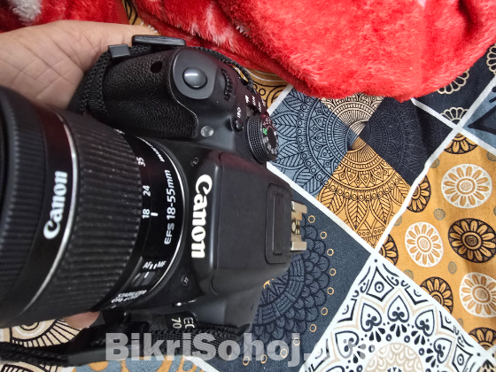 Canon 700D